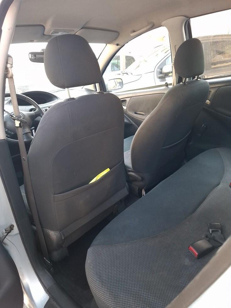 Toyota Yaris 1.3 5 porte Luna - 2005
