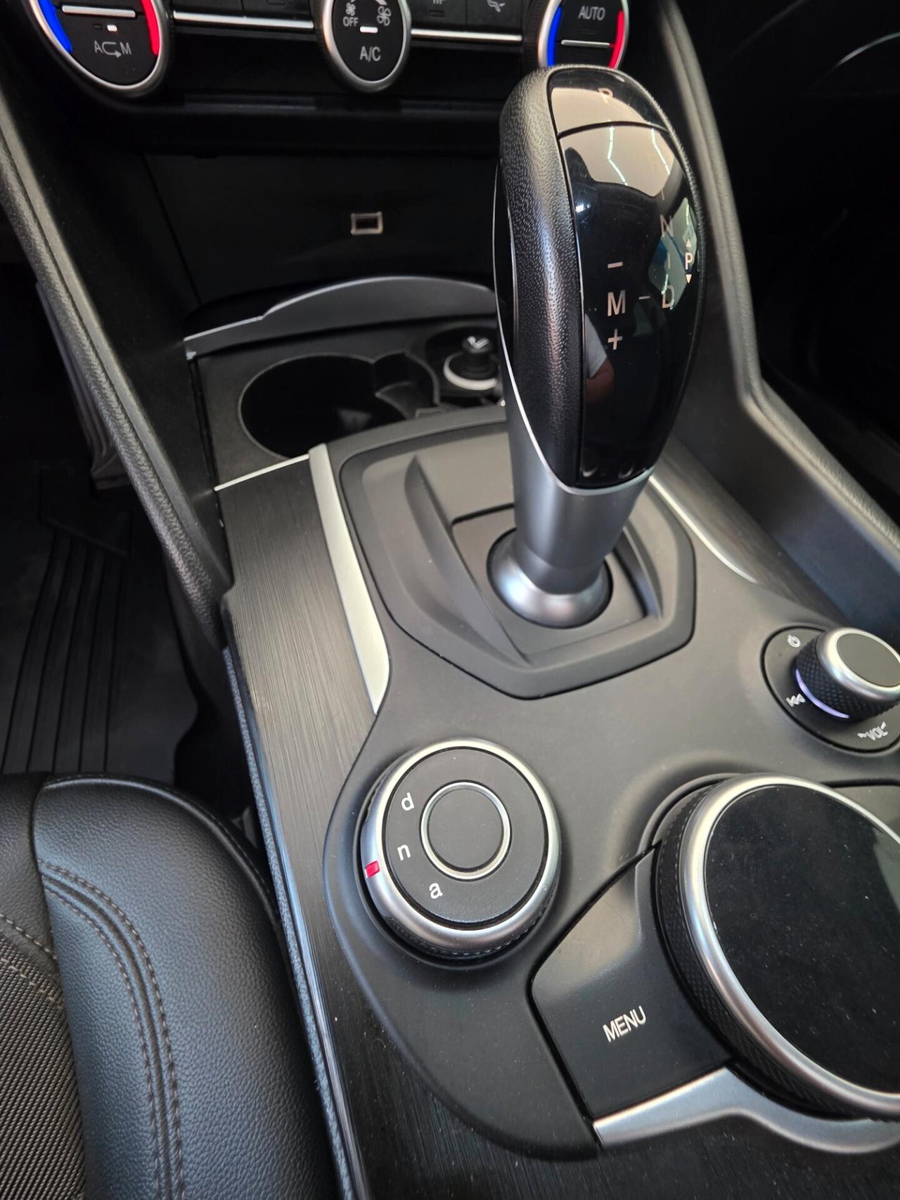 Alfa Romeo Giulia 2.2 Turbodiesel 210 CV AT8 Super