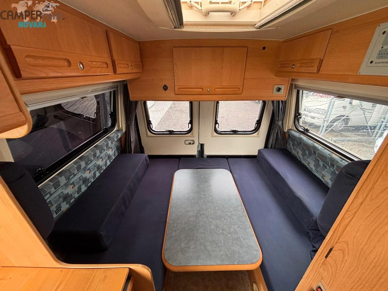 Peugeot 244 L - FURGONATO COMPATTO CON DINETTE A FERRO DI CAVALLO