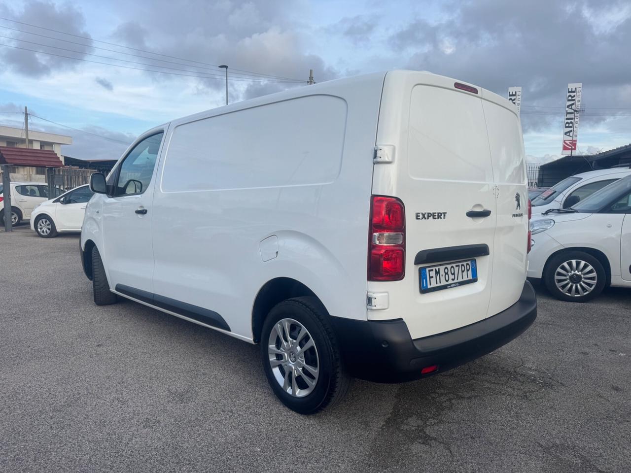 Peugeot Expert BlueHDI Passo medio con porta laterale