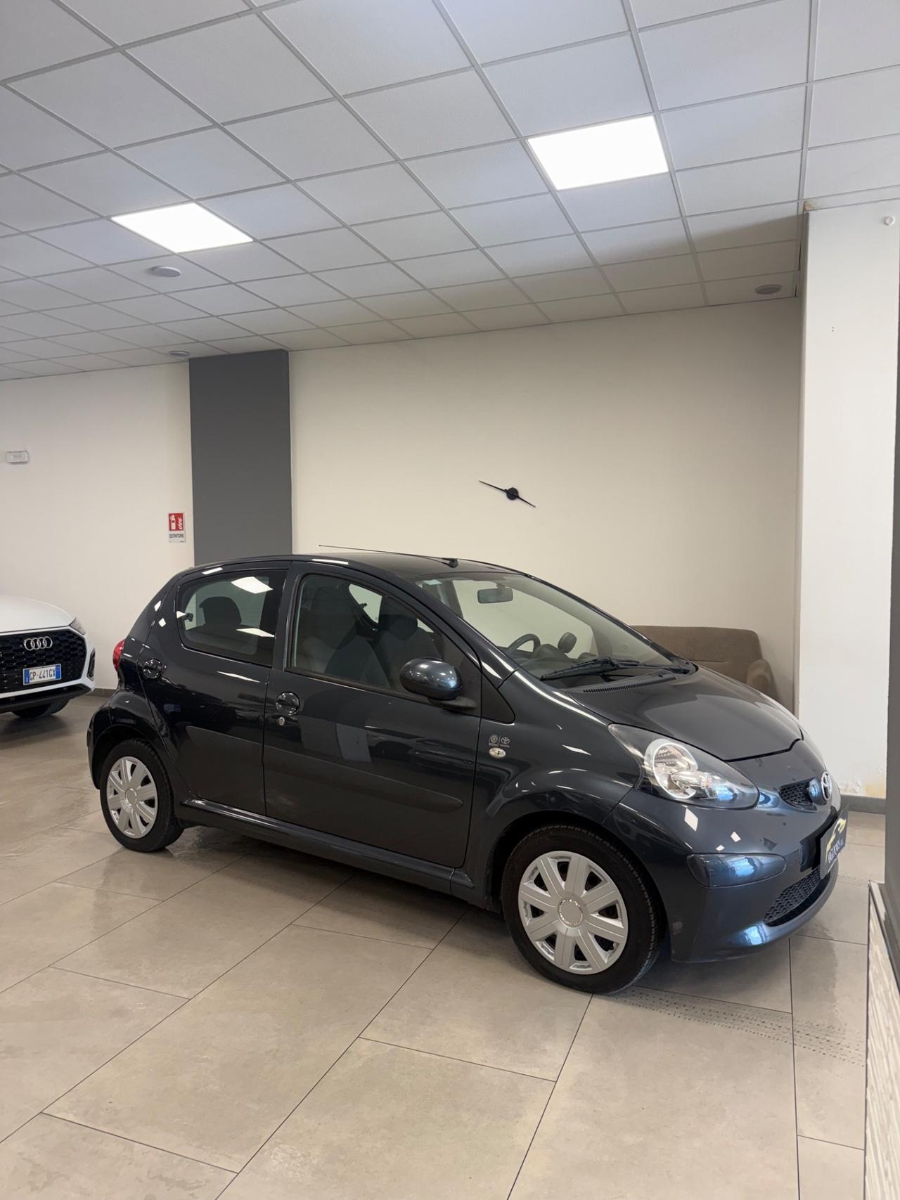 Toyota Aygo 1.0 12V VVT-i 5 porte Now