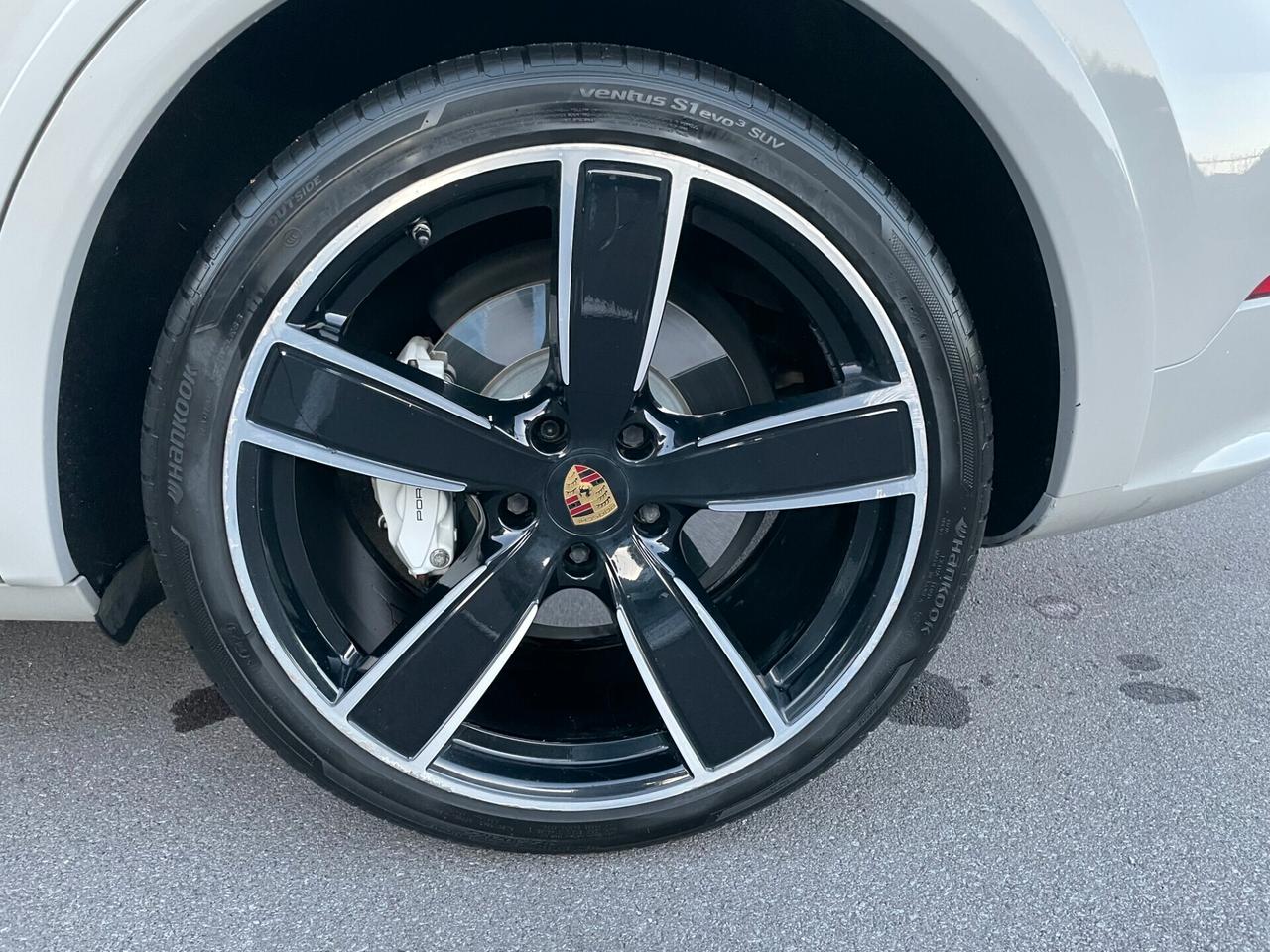 Porsche Cayenne Coupé 3.0 V6 E-Hybrid GTS