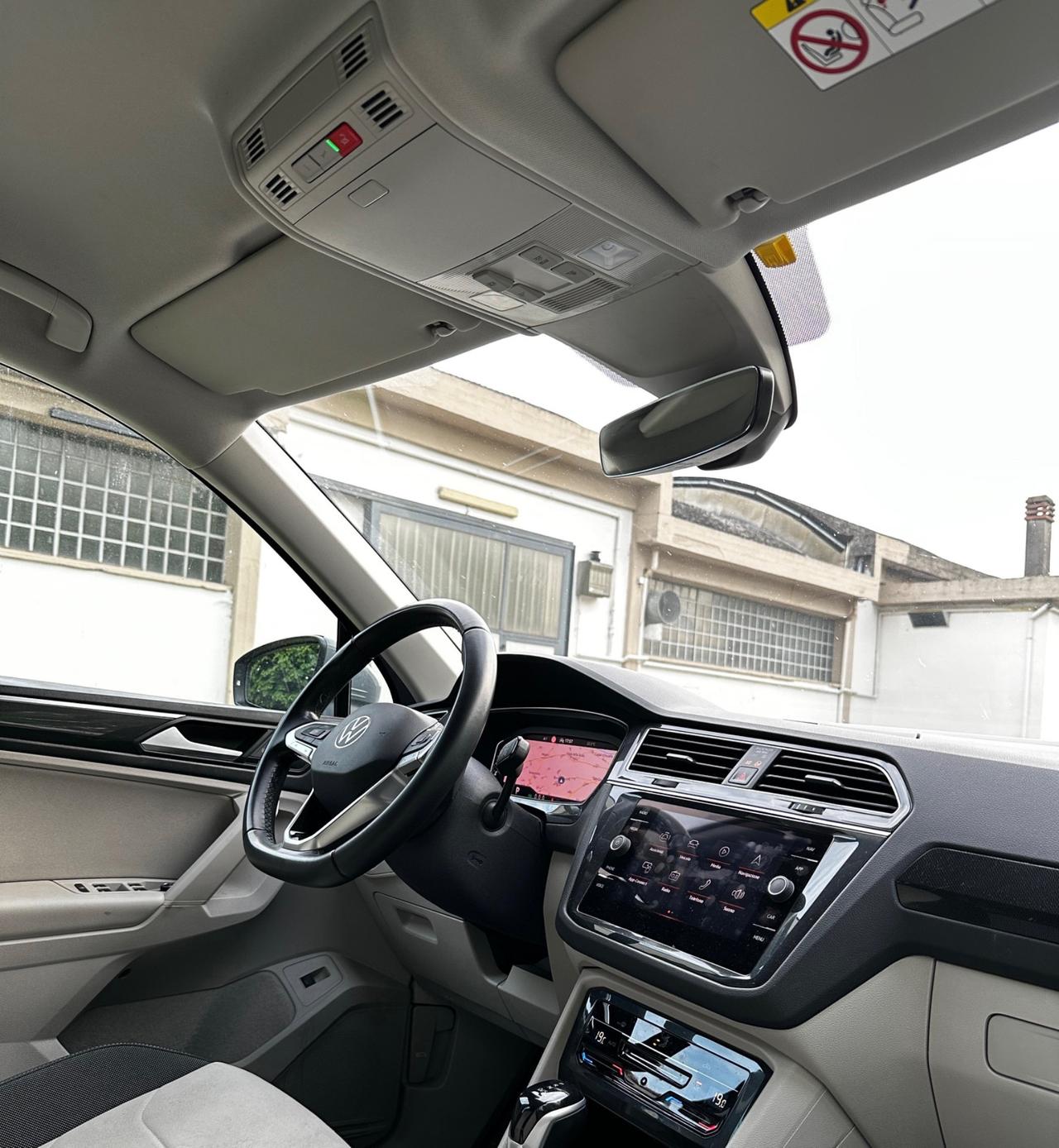 Volkswagen Tiguan 2.0 TDI 150 CV SCR DSG R-Line