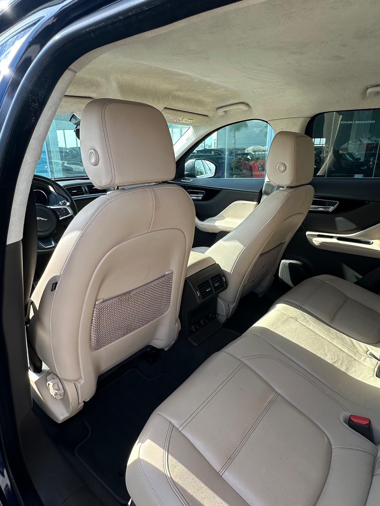 Jaguar F-Pace 2.0d Pure 240cv possibilità noleggio no scoring