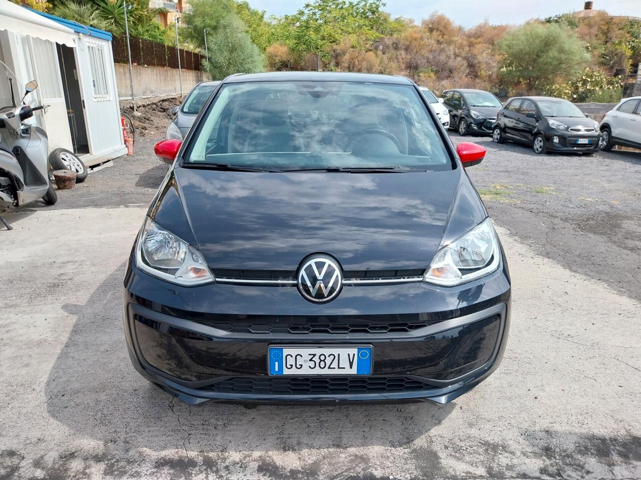 VOLKSWAGEN UP BENZINA SERIE SPECIALE BEATSAUDIO