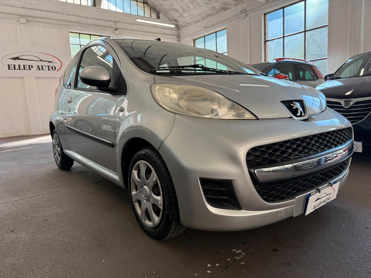 Peugeot 107 1.0 68CV 3p. AUTOMATICA - 1 PROPRIETARIO