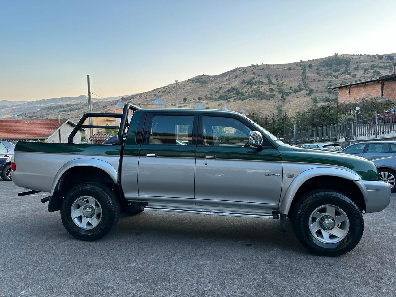 Mitsubishi L200 2.5 TDI 4WD Club Cab Pick-up GLS