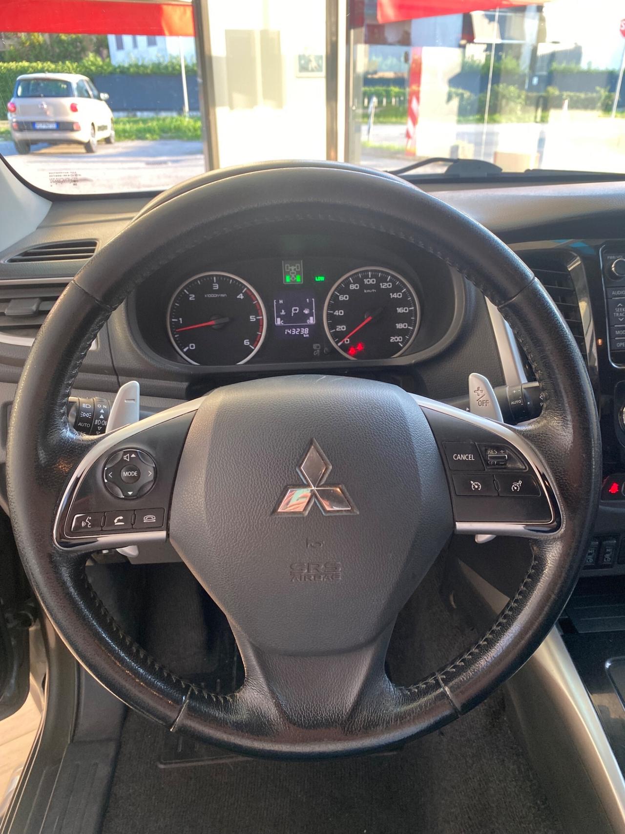 Mitsubishi L200 Doppia cabina 2.4 DI-D 4WD Intense