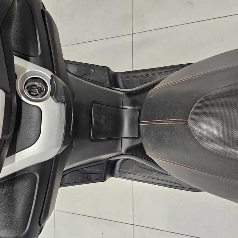 Yamaha X-Max 125 - 2011
