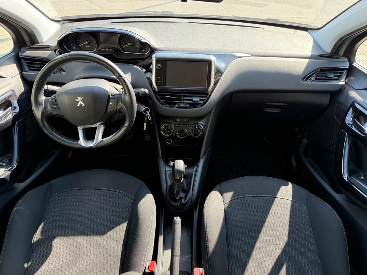 Peugeot 208 PureTech 82 5p. GPL Allure