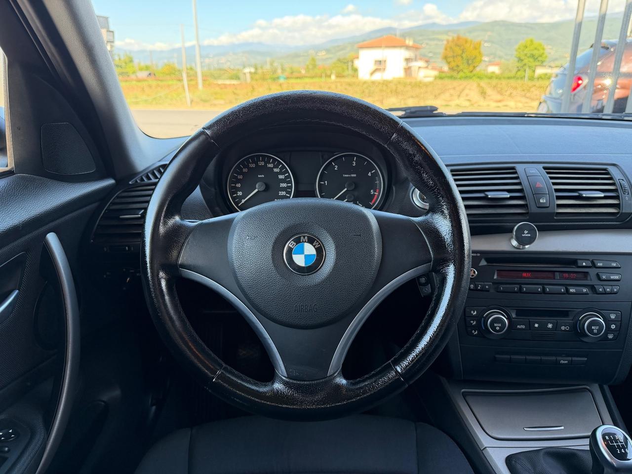 Bmw 116d 5p 2.0 Futura 116cv Total Black okneopatentati