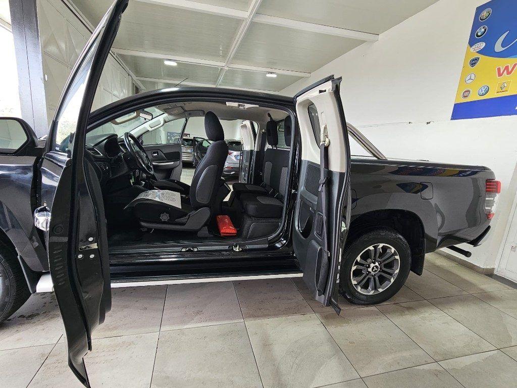 Mitsubishi L200 2.3 D Club Cab 4x4 Super Select Intense +IVA