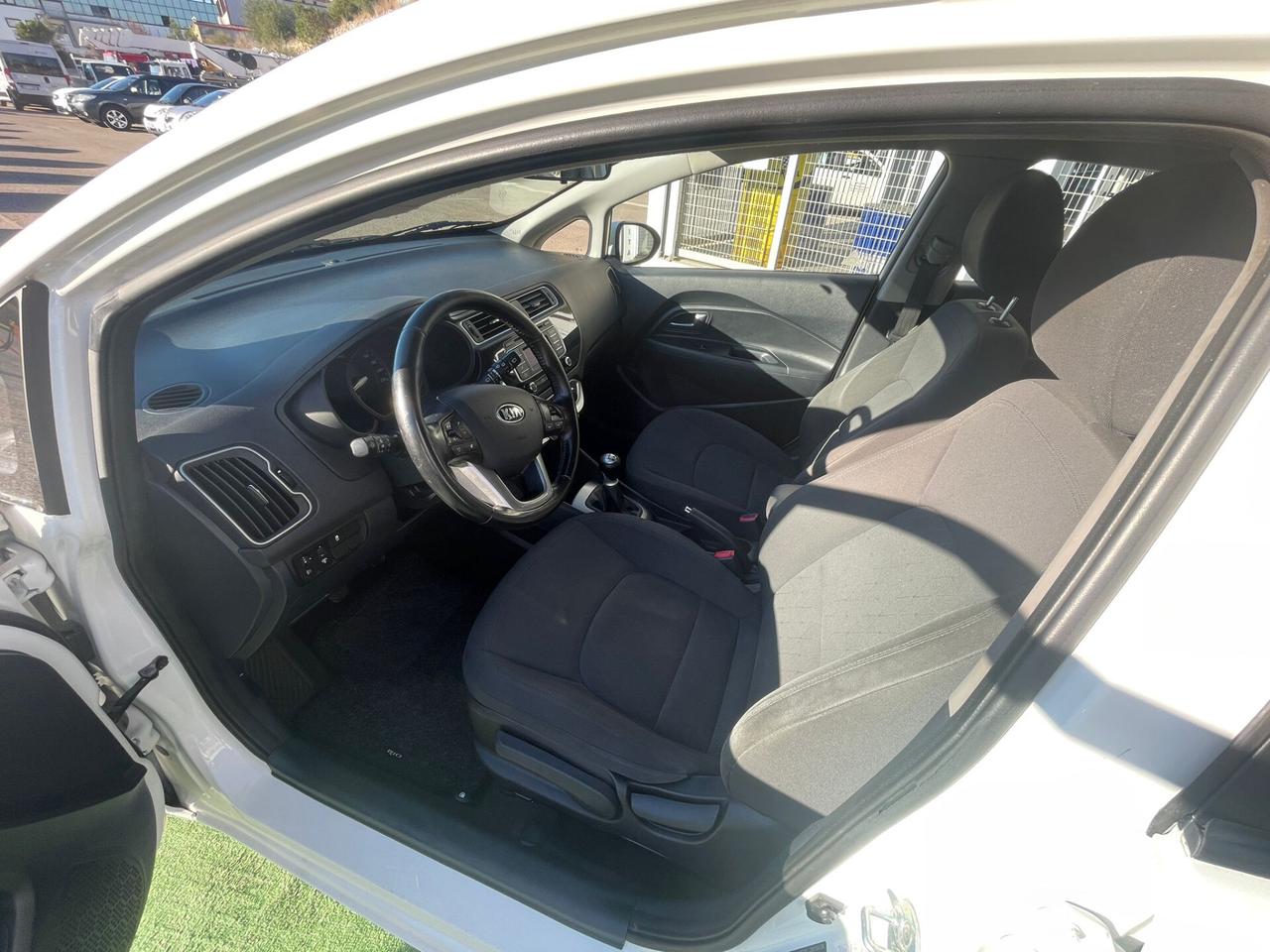 Kia Rio 1.2 CVVT 5p. Cool