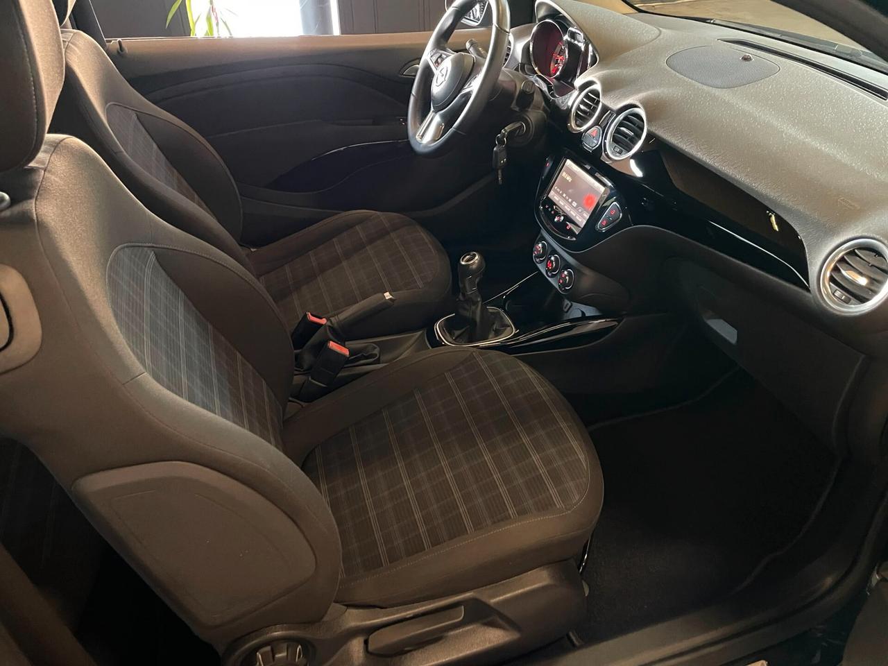 Opel Adam 1.2 70 CV Glam