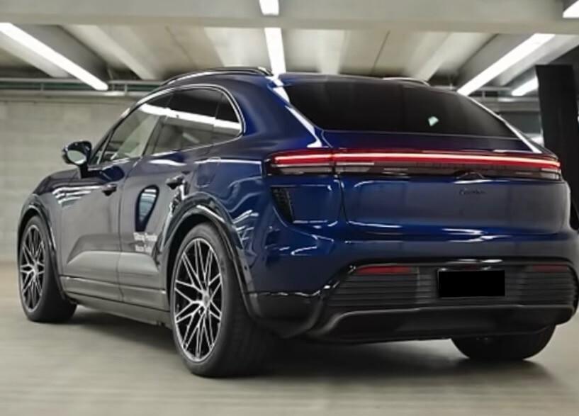 Porsche Macan EV Turbo