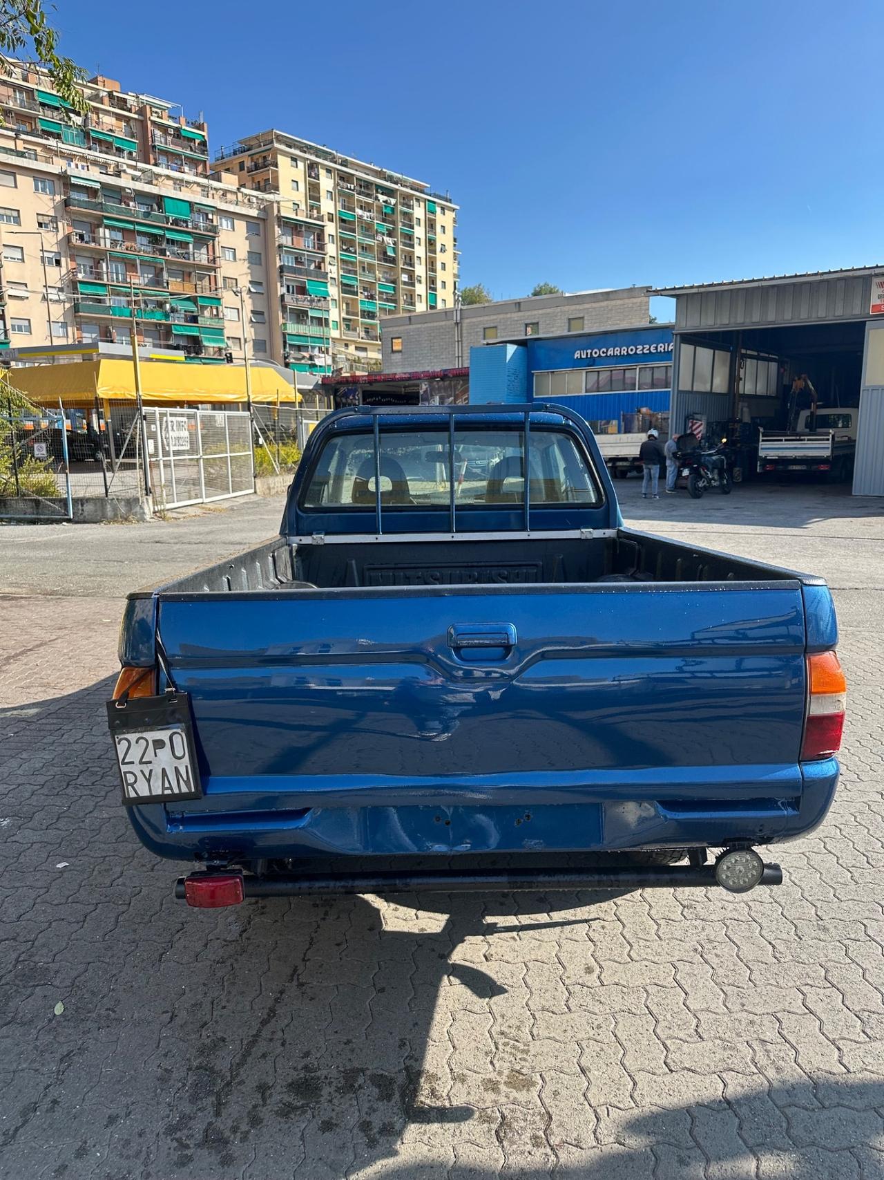 Mitsubishi L200 2.5 TDI 4WD Club Cab Pick-up GLS