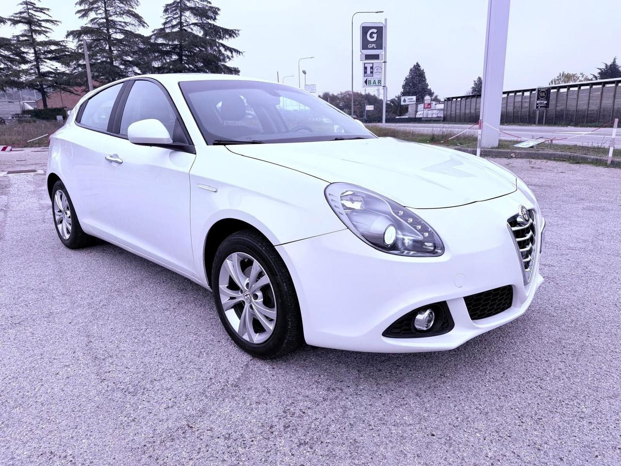Alfa Romeo Giulietta 1.6 JTDm-2 105 CV Ok neopatentati