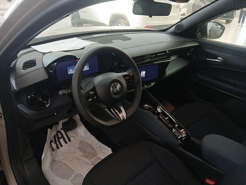 Alfa Romeo Junior 1.2 136 CV Hybrid eDCT6