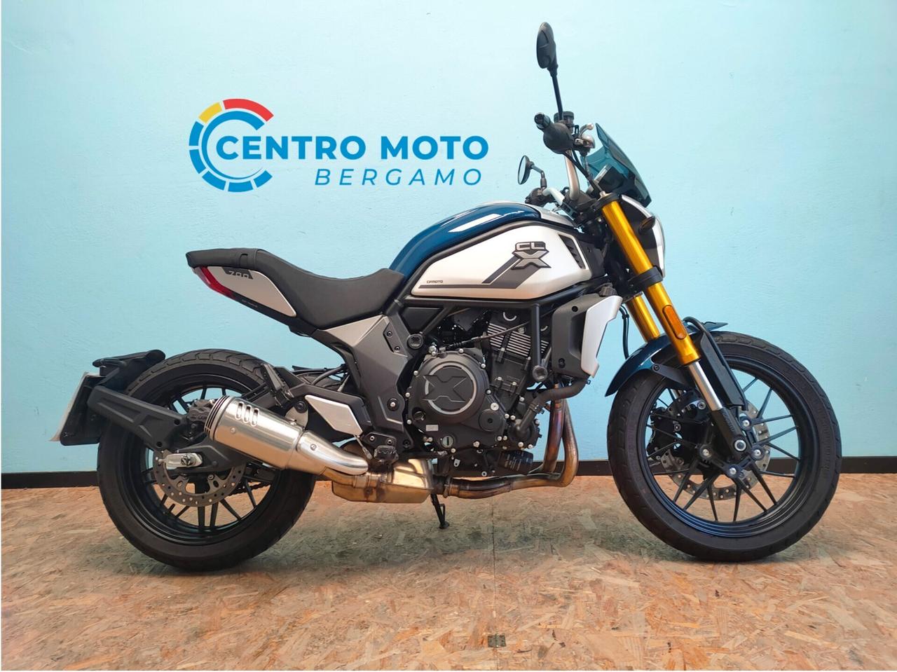 Cf Moto 700CL-X: una scrambler INCONFONDIBILE