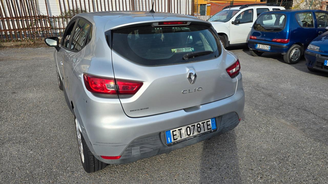 Renault Clio 1.2 75CV 5 porte Costume National