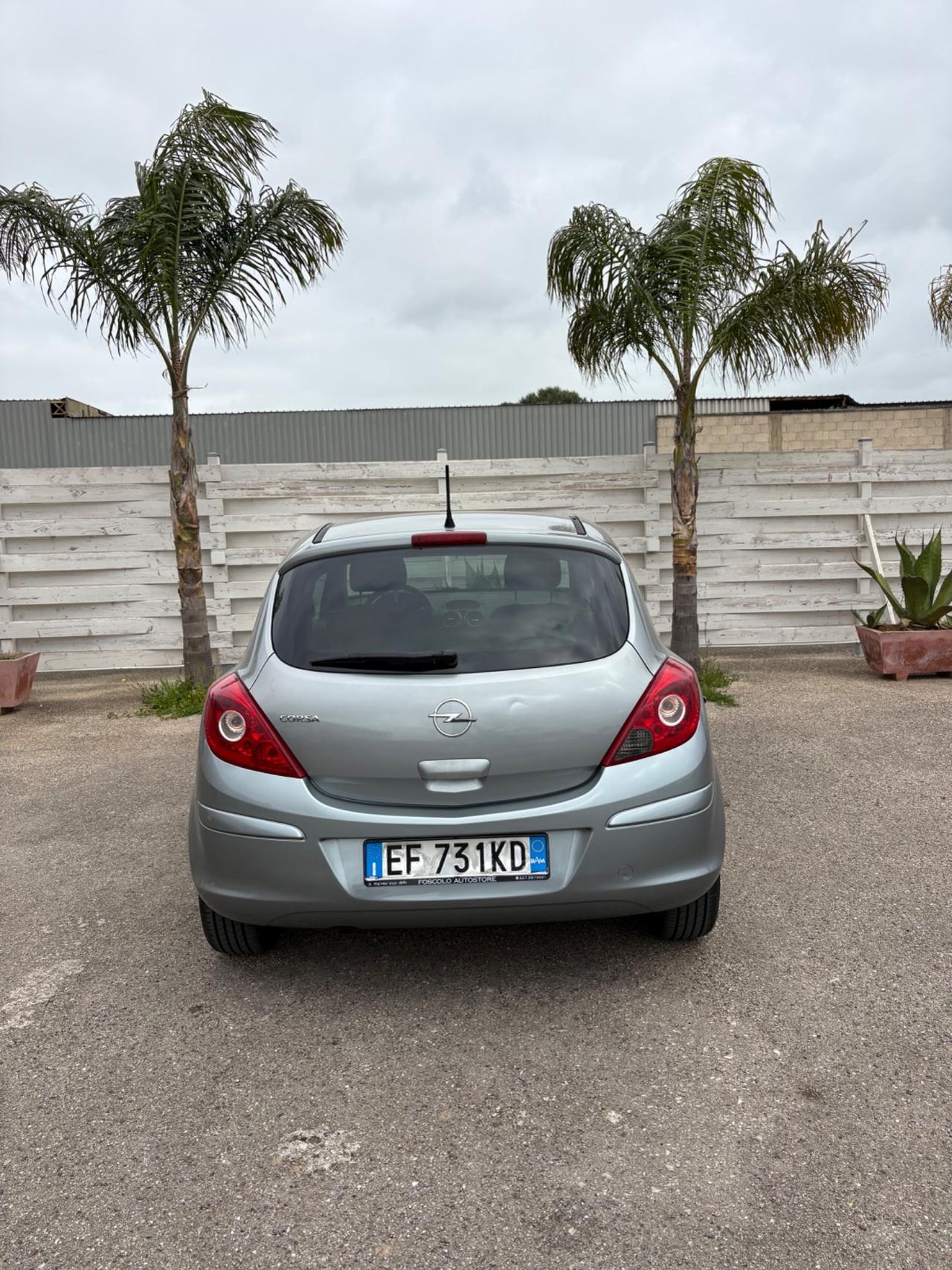 Opel Corsa 1.2 benzina 3 porte