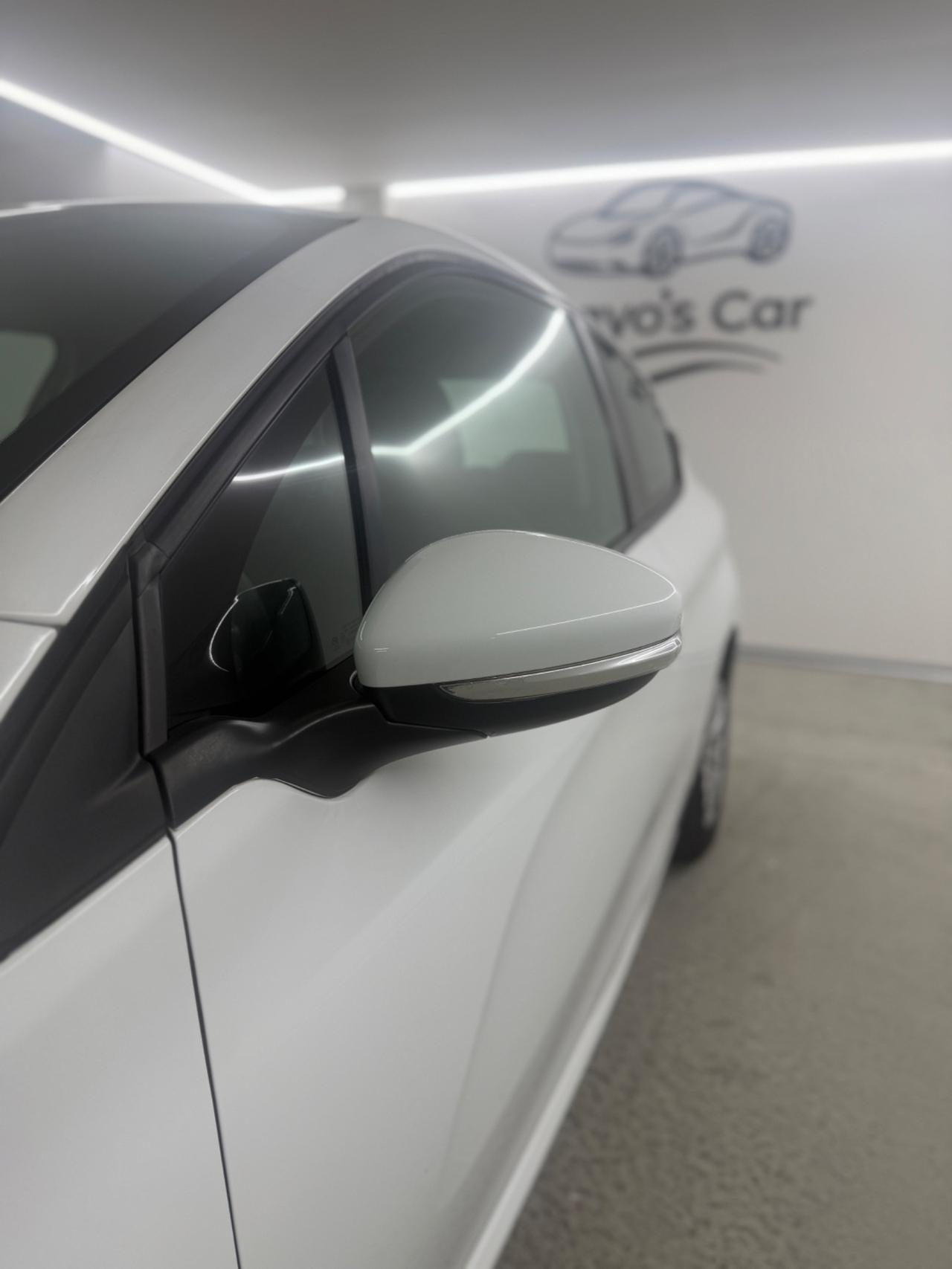 PEUGEOT 208 (anno 2015)