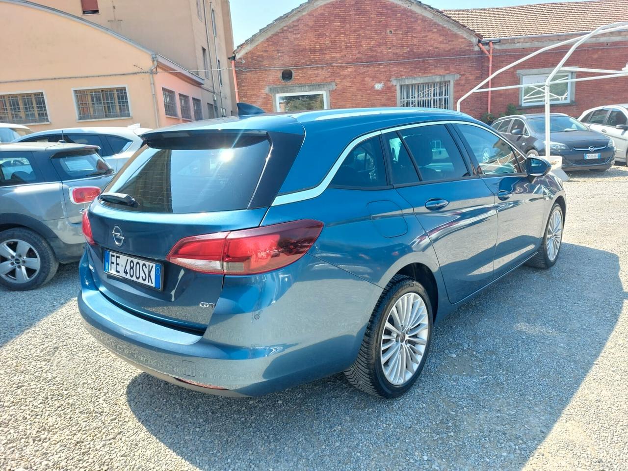 Opel Astra 1.6 CDTI Sports Tourer Cosmo