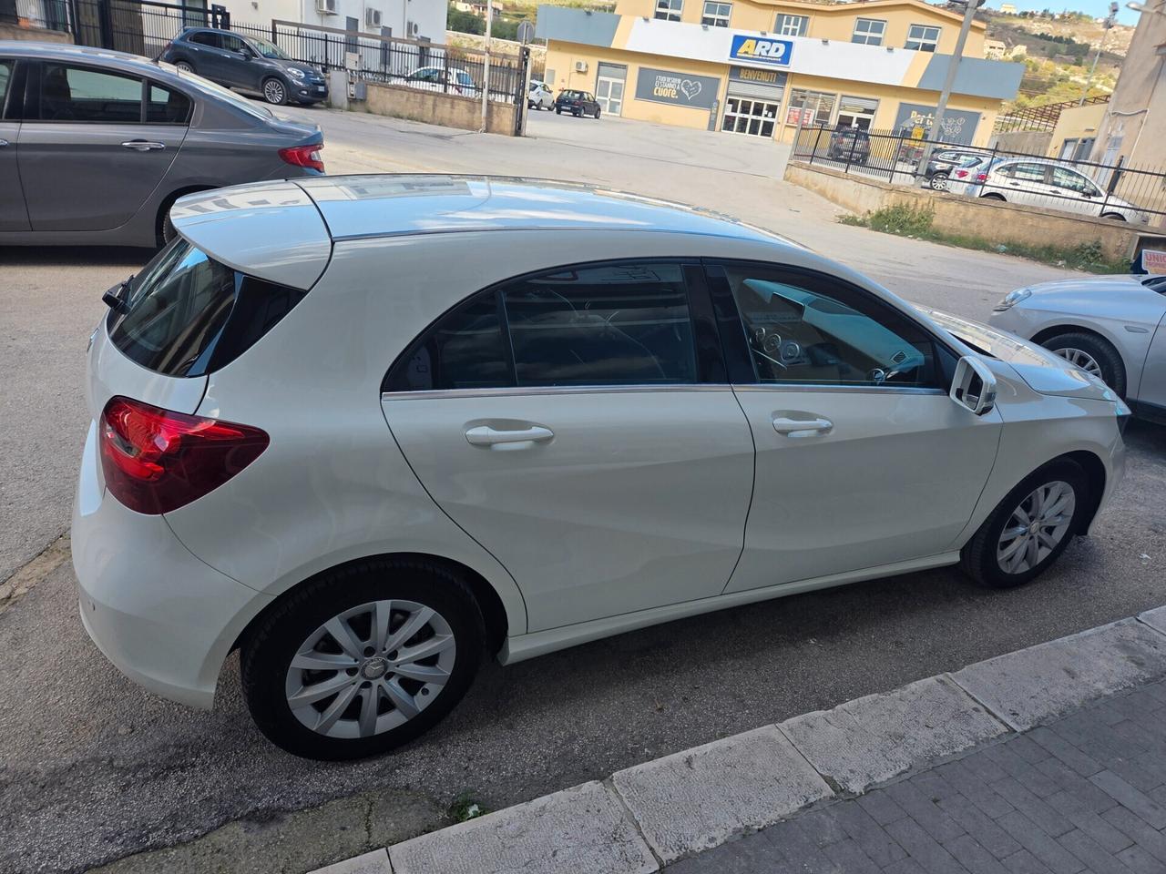 MERCEDES A180 1.5 DCI 110 CV ANNO 2016 KM CERTIF