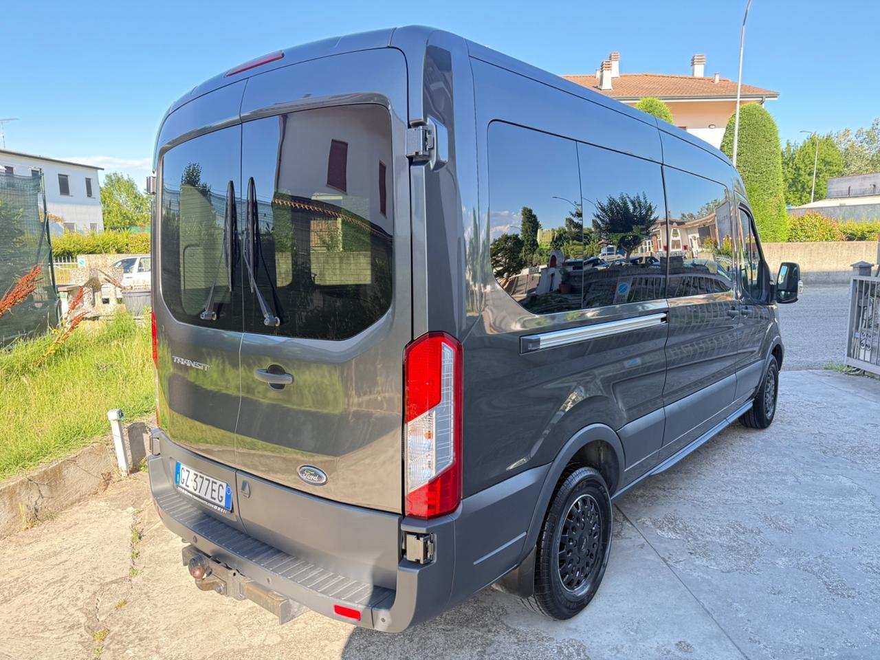 Ford Transit 2.0TDCi 9 POSTI PASSO LUNGO GANCIO TRAINO