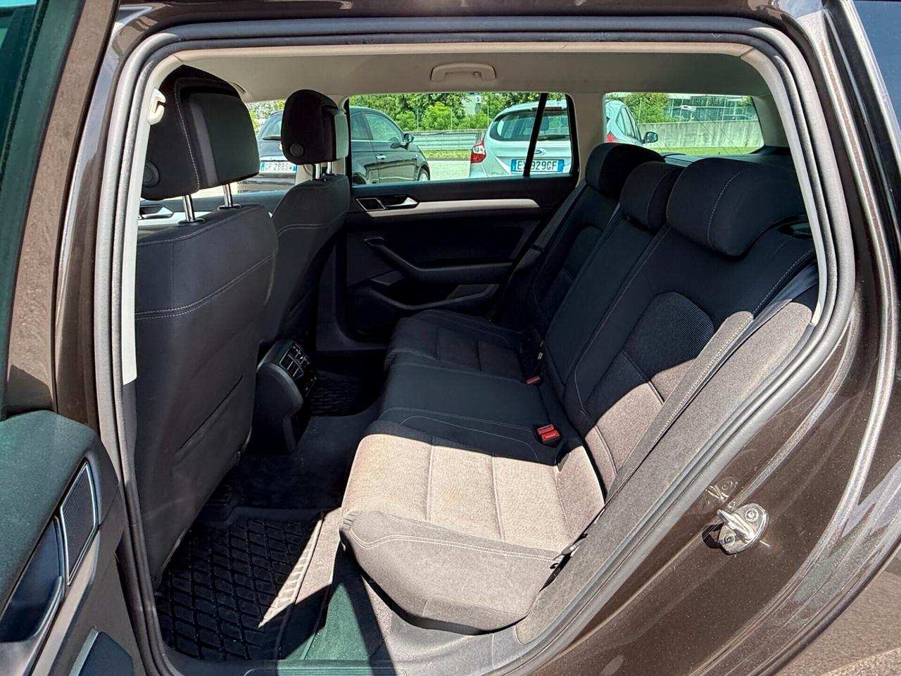 Volkswagen Passat Variant 1.6 TDI246950 DSG
