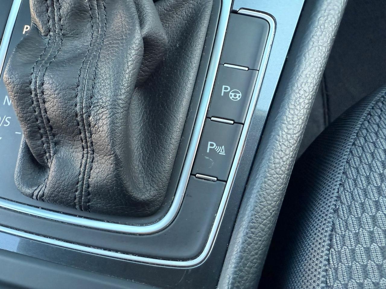 Volkswagen Golf 7.5 1.6 TDI - 115CV - DSG