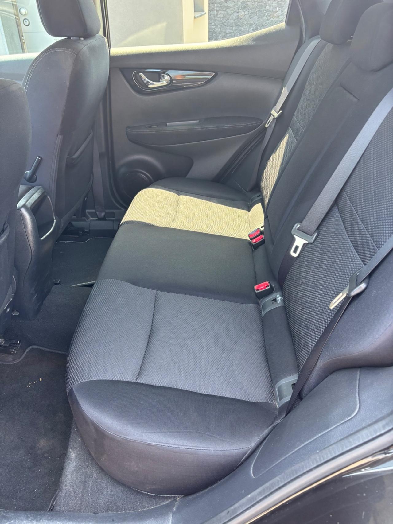 Nissan Qashqai 1.5 dCi N-Connecta