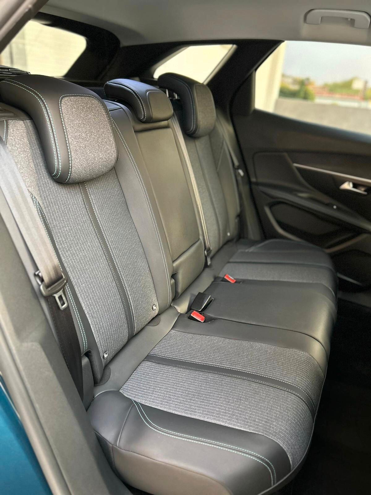 Peugeot 3008 BlueHDi 130 S&S EAT8 Allure