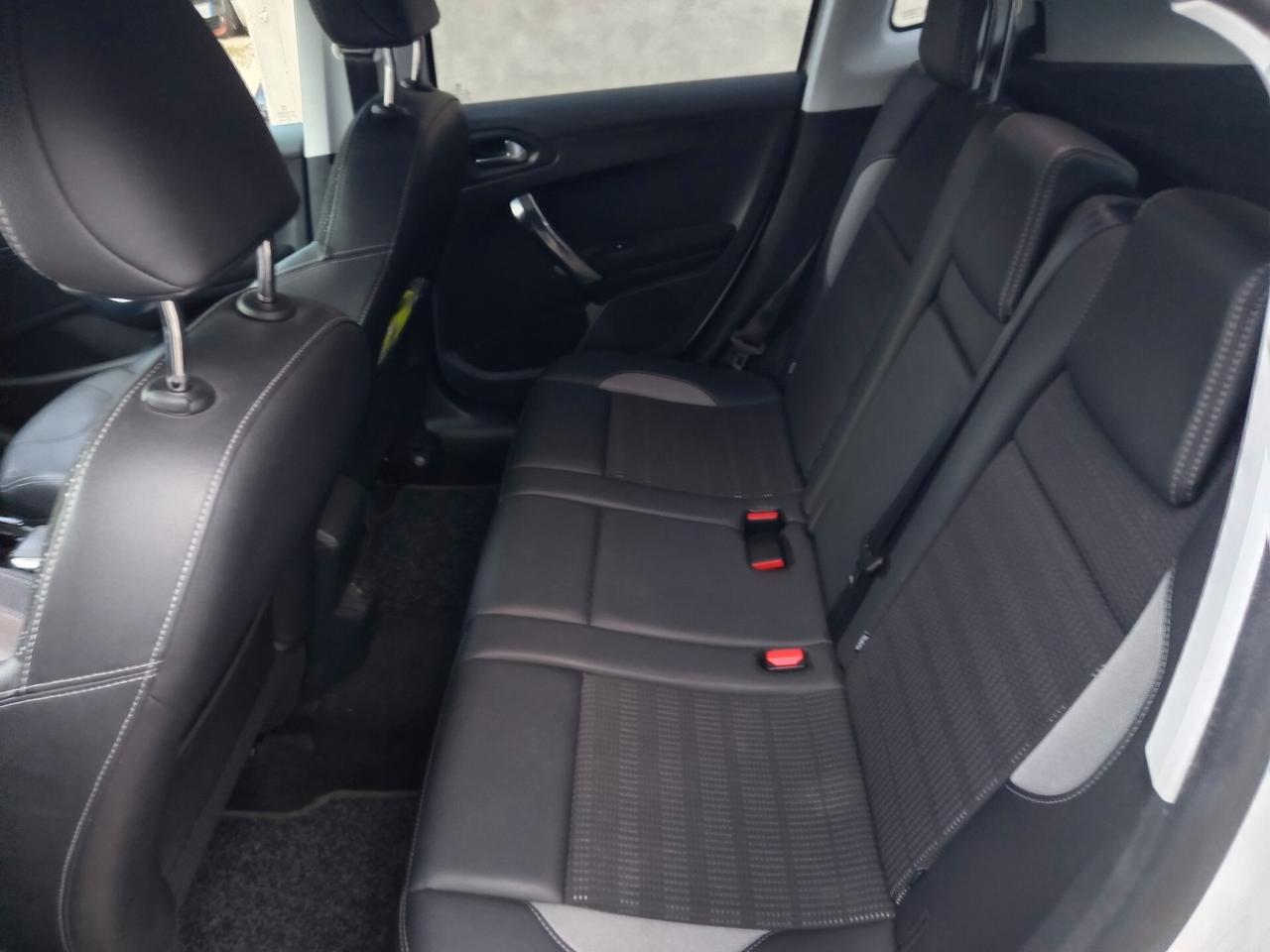 Peugeot 2008 1.6 e-HDi 92 CV Stop&Start Allure