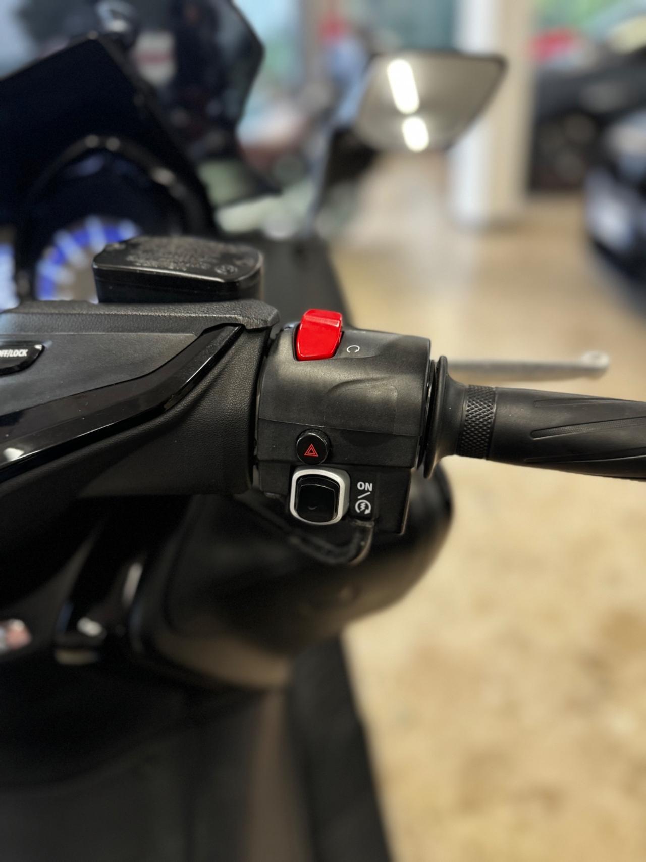 Yamaha T Max 530 DX 08/2019 Solo 1840KM