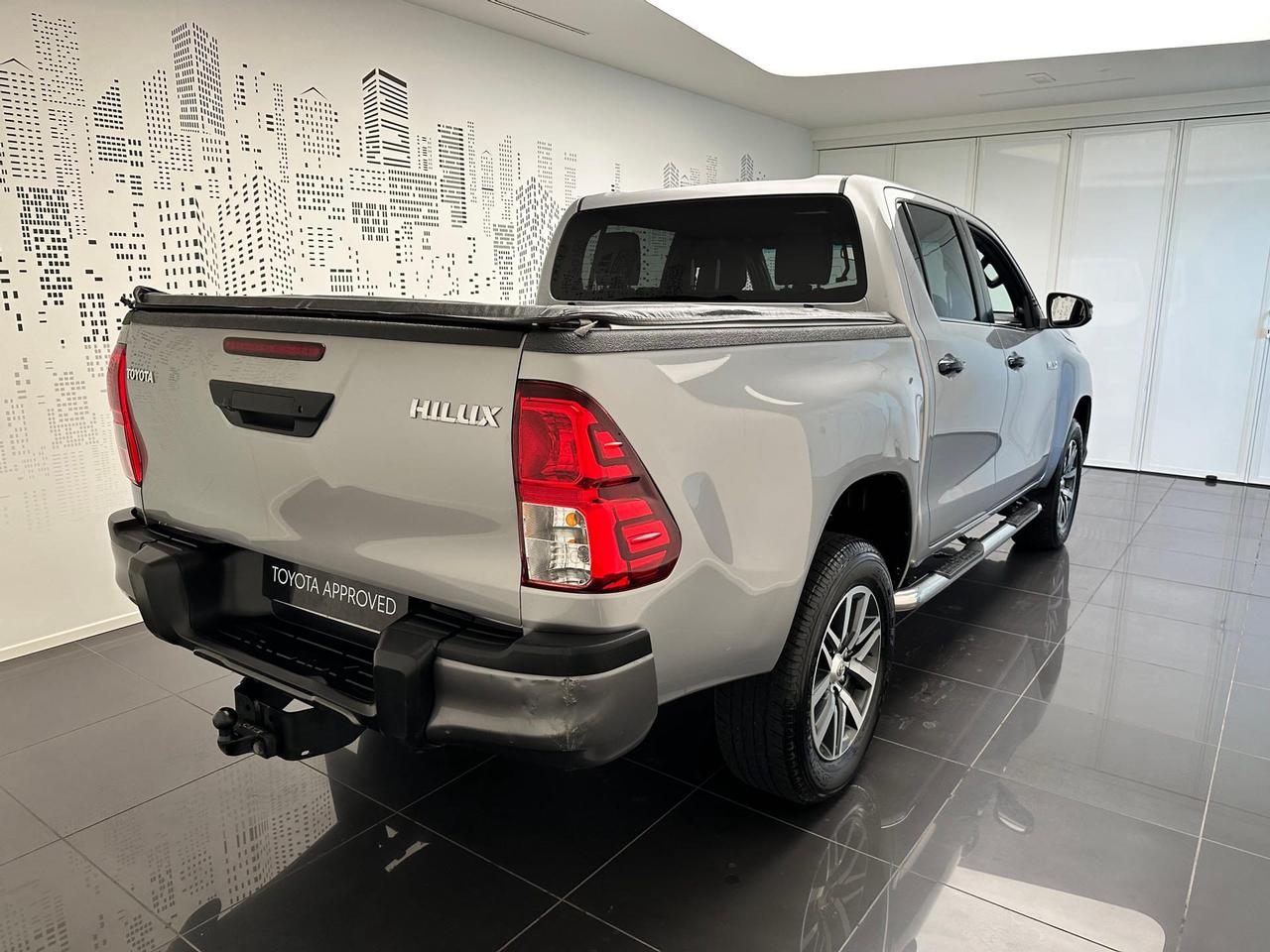 Toyota Hilux 2.4 DC D-D4 4X4 AT