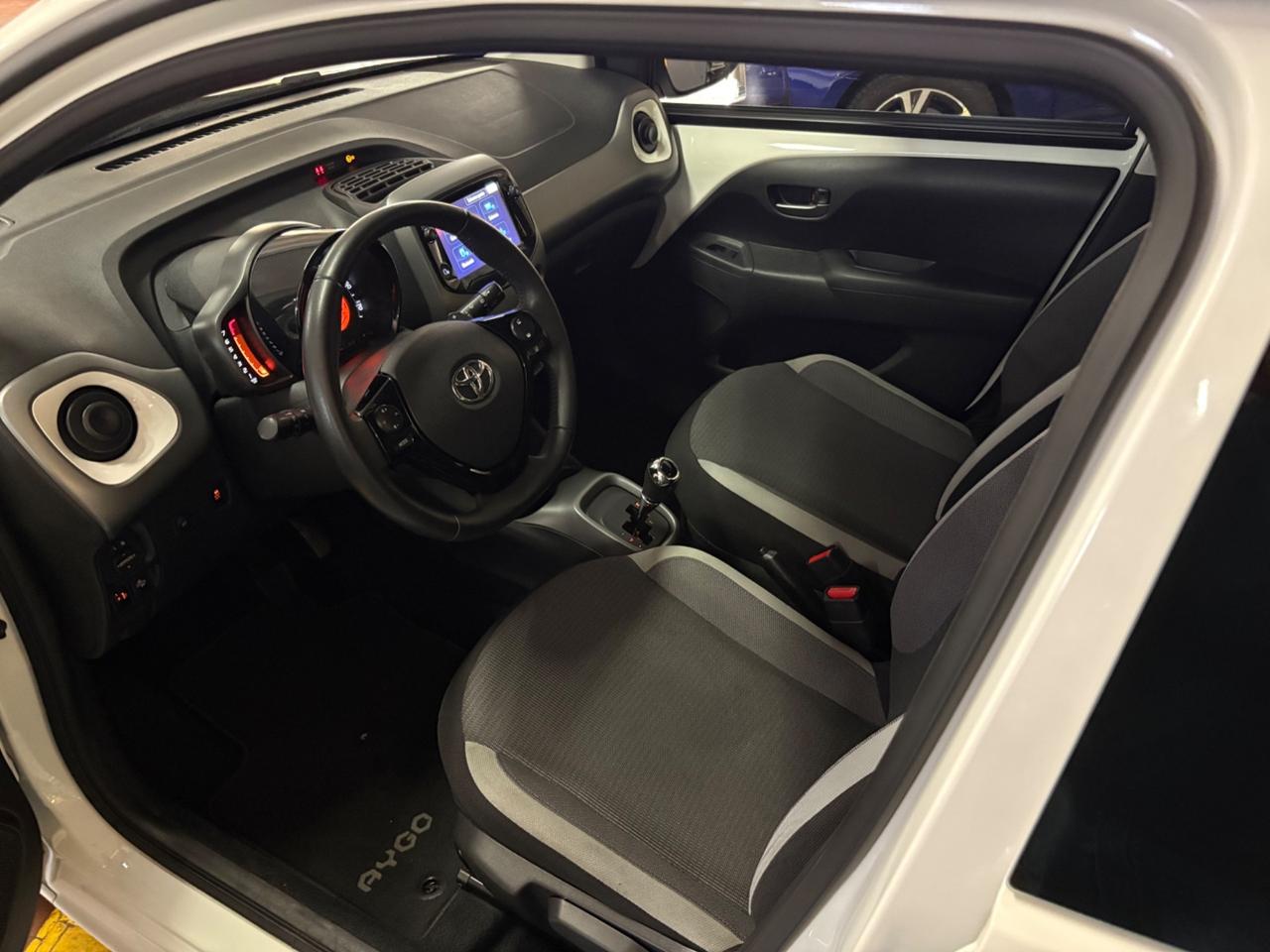 Toyota Aygo Connect 1.0 VVT-i 72 CV 5 porte x-clusiv MMT