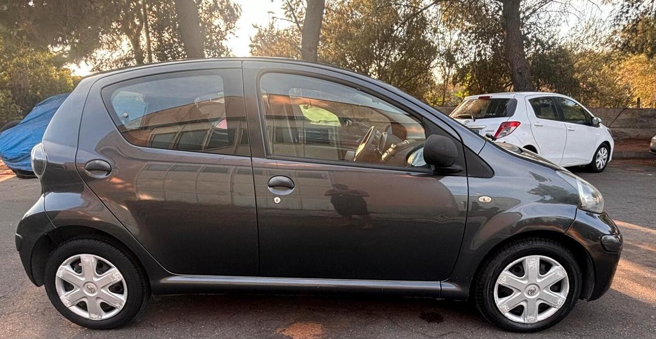 Toyota Aygo 1.0 12V VVT-i 5 porte