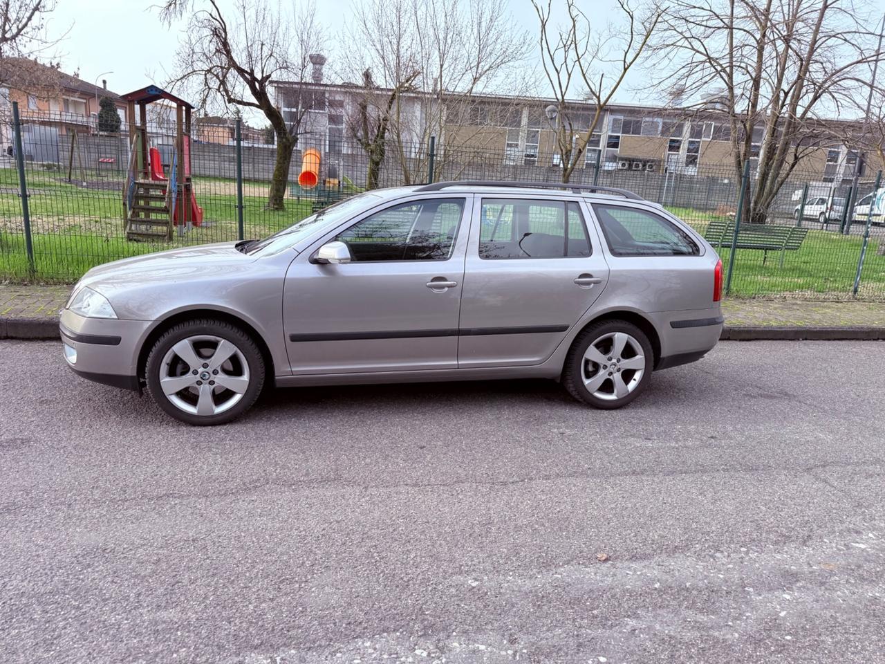 Skoda Octavia 2.0 TDI- UNICO PROPRIETARIOOOO!!!!!