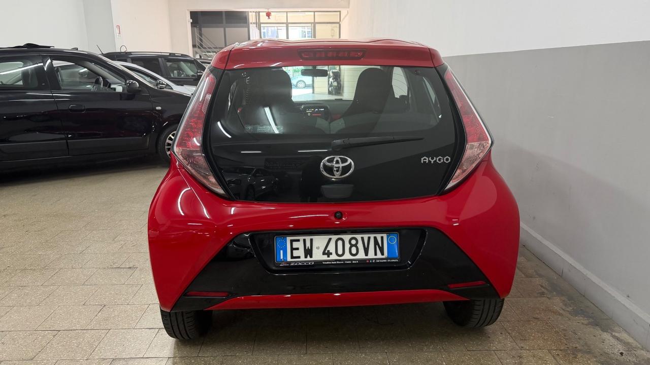 Toyota Aygo 1.0 VVT-i 69 CV 5 porte x-cool 2015
