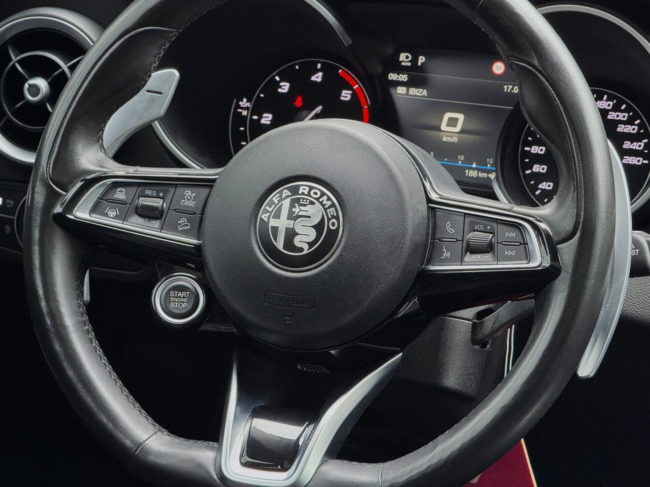 Alfa Romeo Stelvio 2.2 Turbo Diesel Ti 160CV TETTO