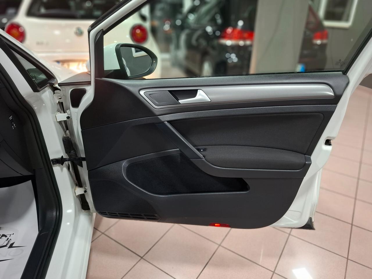 Volkswagen Golf 7 1.2 benzina Neopatentato