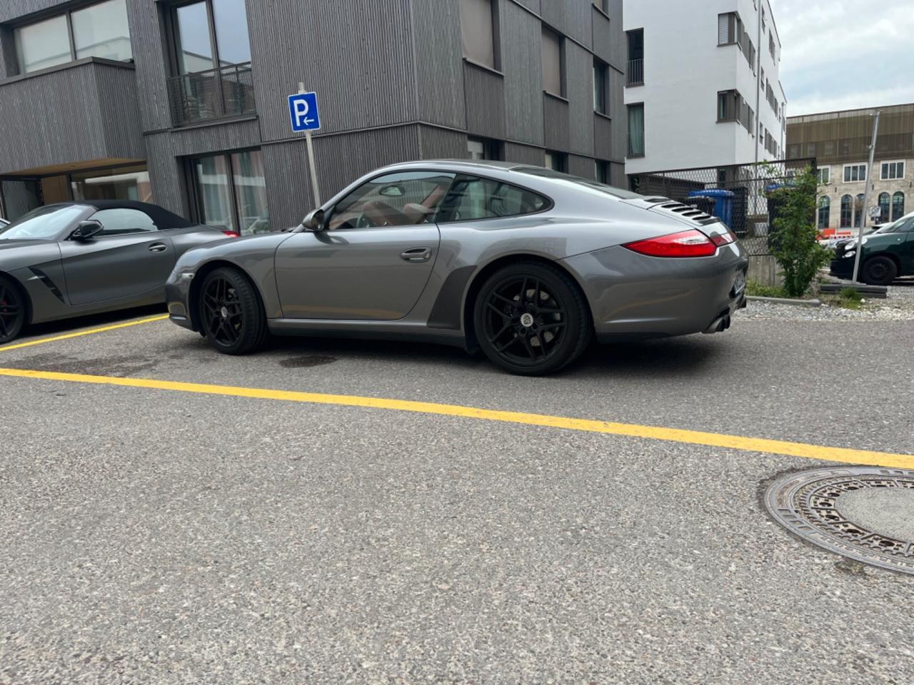 Porsche 911 Carrera 4