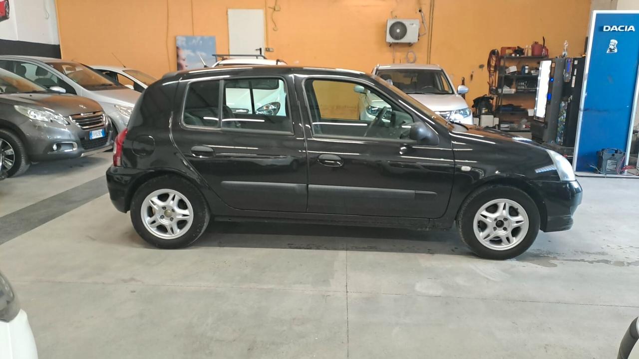 Renault Clio Storia 1.2 5 porte GPL Confort