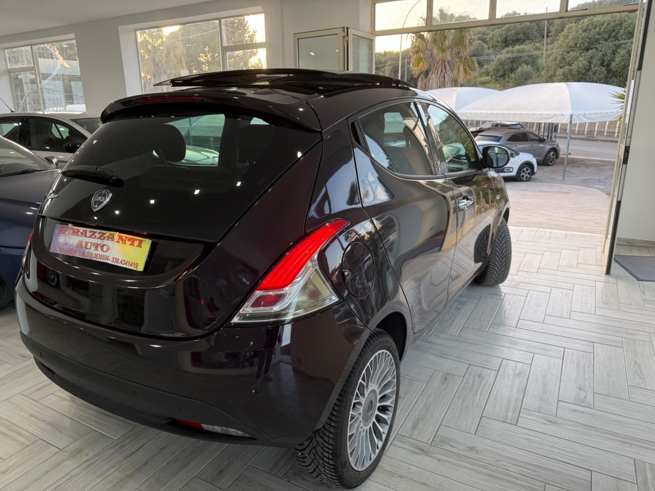 Lancia Ypsilon 1.3MJT95cv Platinum+TETTO APRIBILE2014