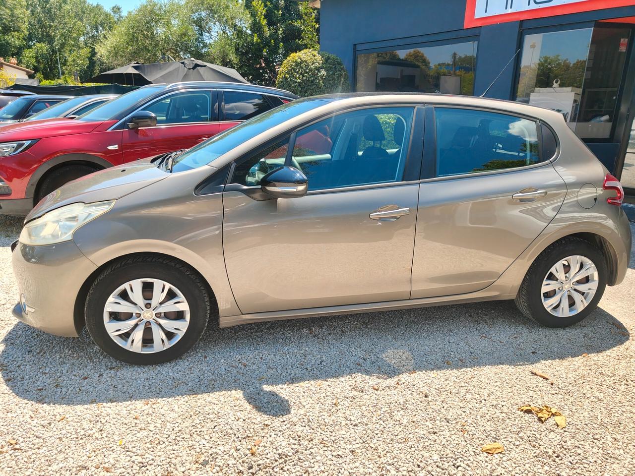 Peugeot 208 1.2 5 porte *SOLO 44000KM** PREZZO REALE