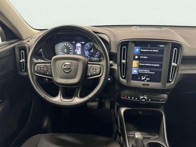 VOLVO XC40 T2 MOMENTUM CORE AUTOMATICA