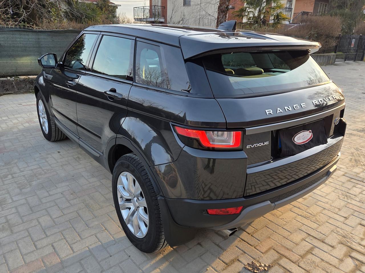 Land Rover Range Evoque 2.0 Si4 241cv 5p. SE