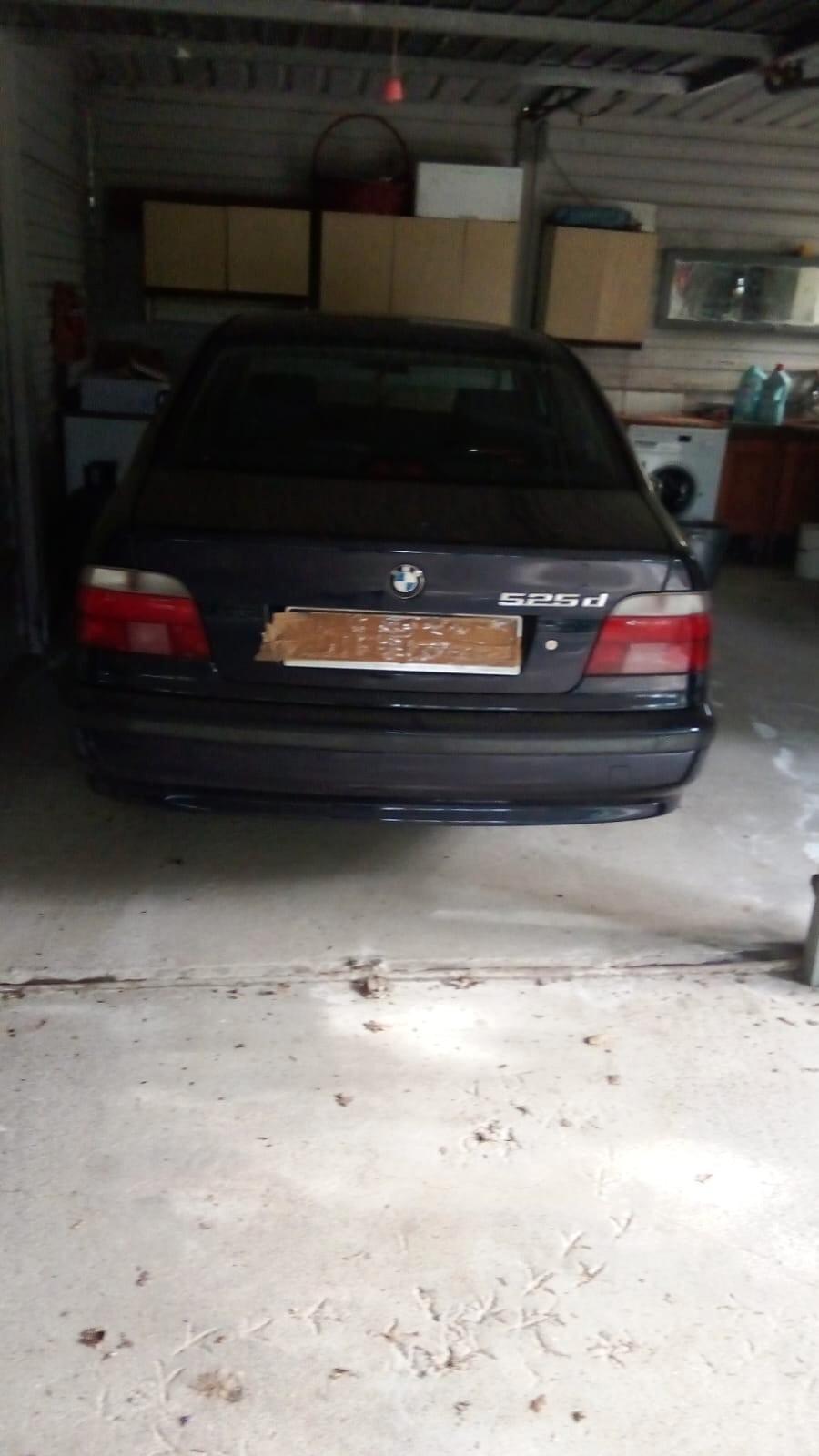 Bmw 525 D berlina anno 2000 con 153000 km.