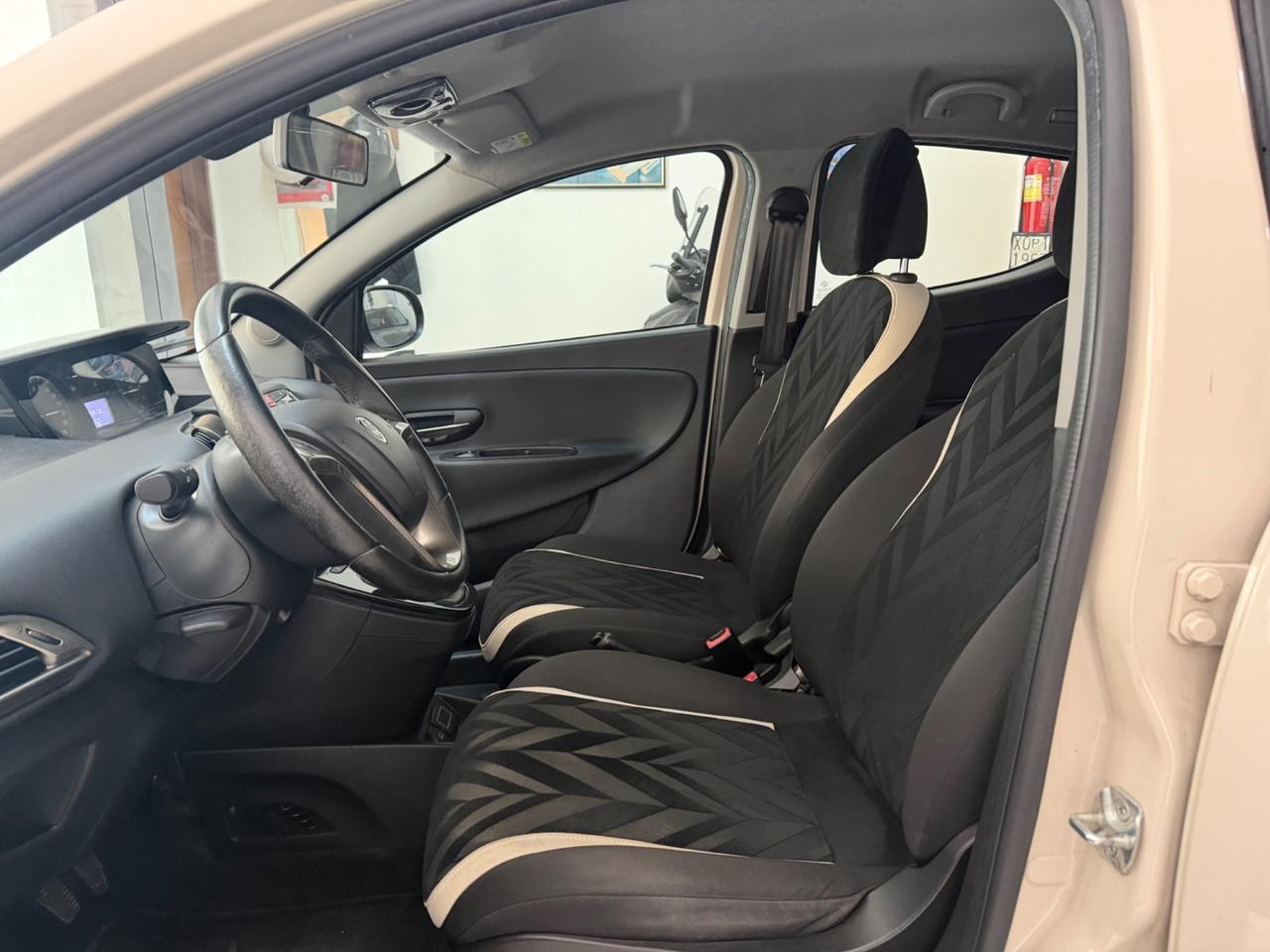 Lancia Ypsilon 1.2 Benzina Opening Edition